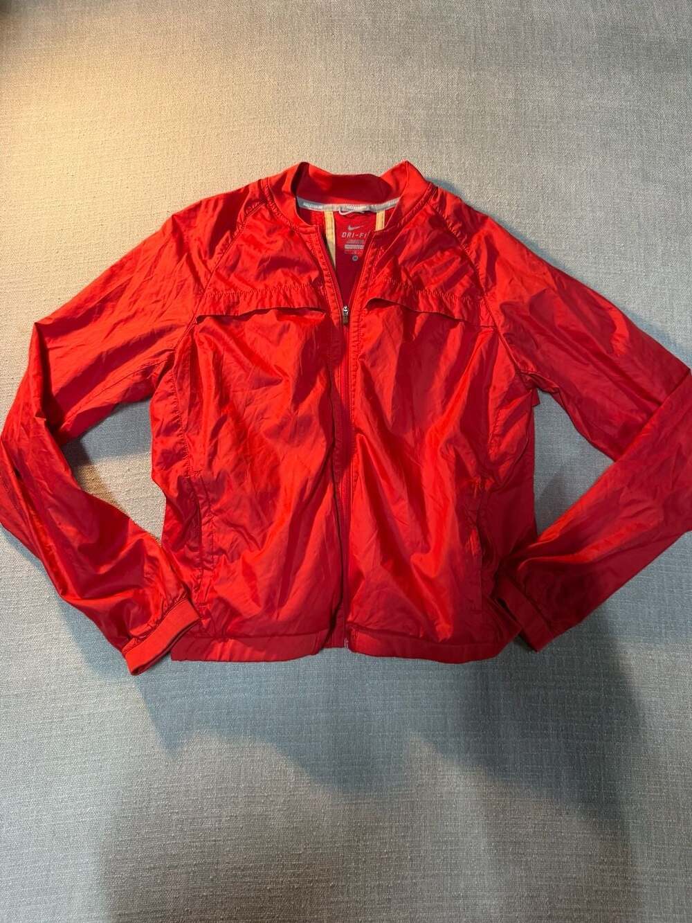 Nike Dri-FIT Women's Full Zip Lightweight Running Windbreaker Jacket Red